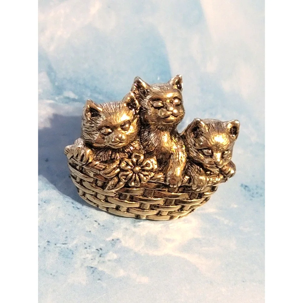 Vintage Pewter-tone‎ Kittens in Basket Pin, Gift for Cat Lover- Figural ab1-79